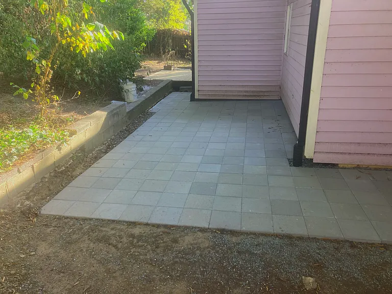 910 Orient St — Photo 14