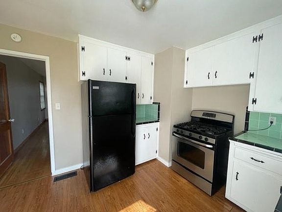 4th image of 4016 SE 24th St