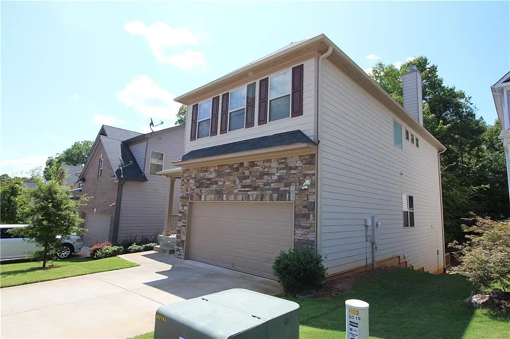 4 bed, 3.5 bath, 2240 sqft, $2,550 — Photo 3