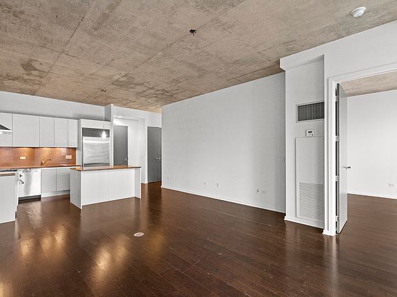 5th image of 600 N Fairbanks #3909