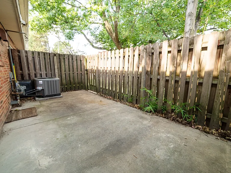 7752 Montgomery Rd #65 — Photo 34