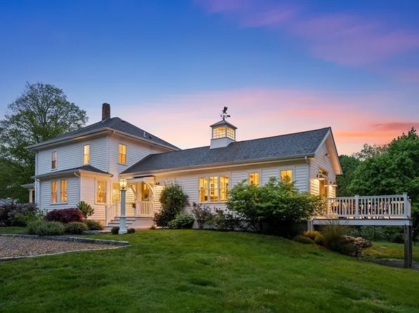 321 Pleasant St, Raynham, MA 02767