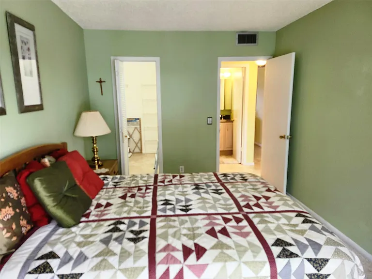 74 Preston E — Photo 18