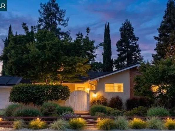 2330 Gill Port Ln, Walnut Creek, CA 94598