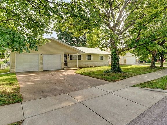 2nd image of 2137 E Madison St