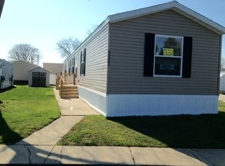43081 Charlemagne Ave, Sterling Heights, MI