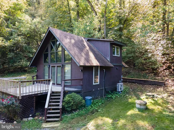 1597 Deer Rapids Rd, Strasburg, VA 22657