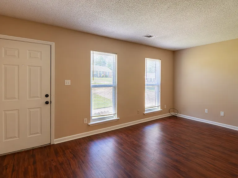 433 Evans Mill Dr #B — Photo 4