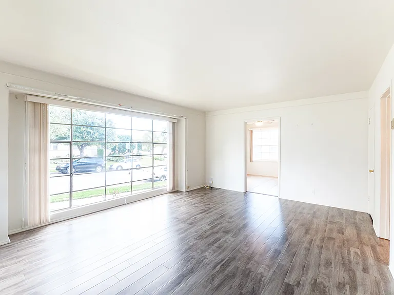 5955 S La Tijera Blvd — Photo 2