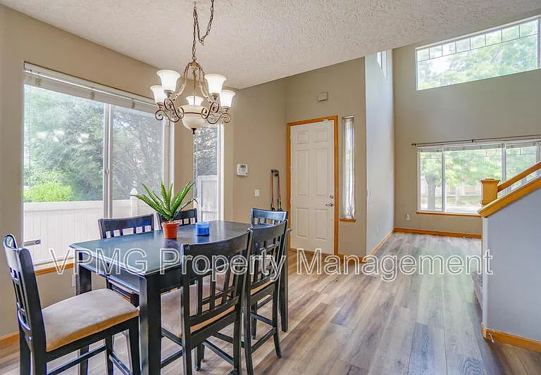 17301 SE 24th St — Photo 9