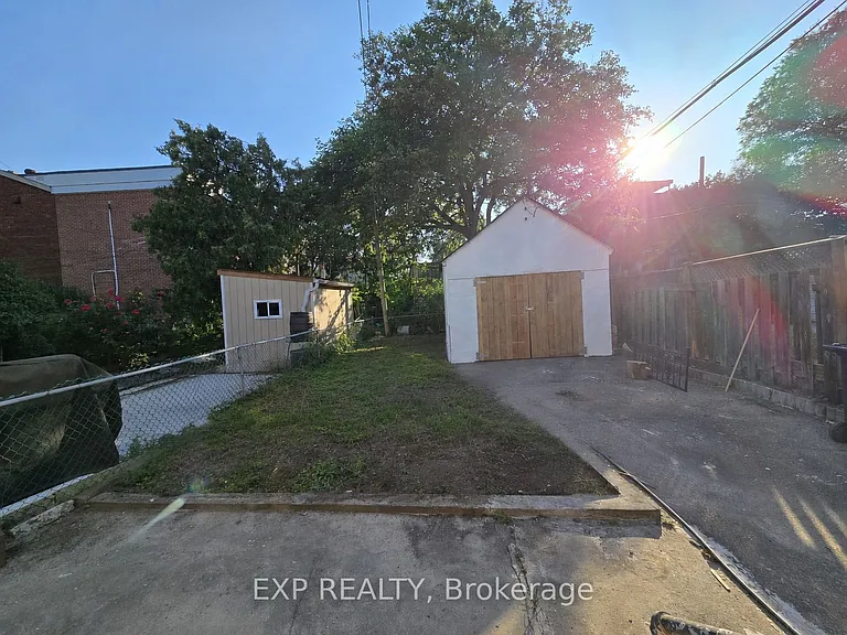 926 Greenwood Ave — Photo 25