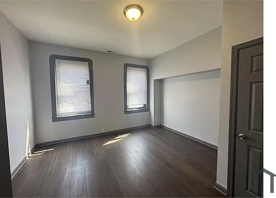 2 bed, 800 sqft, $1,300 — Photo 2