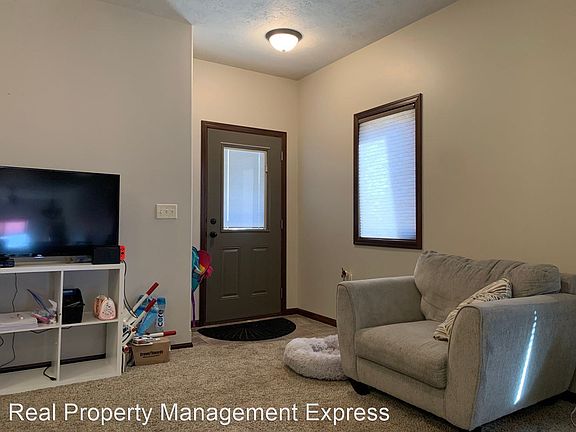 4th image of 723 E El Dorado Ct