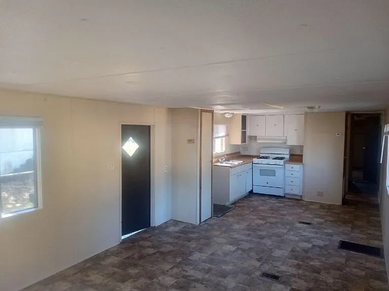 262 Hillside Cir — Photo 5