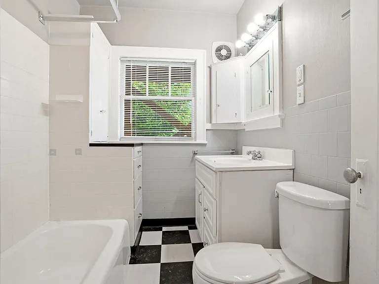 MF 43 - Kelly Avenue — Photo 29