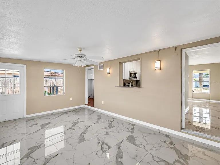 640 Dalton Blvd — Photo 10