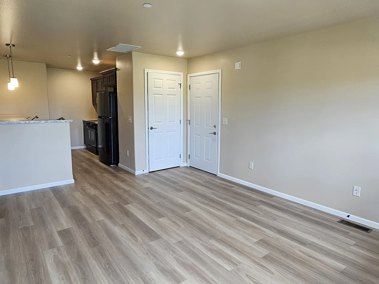 3 bed, 1326 sqft, $1,650 — Photo 4