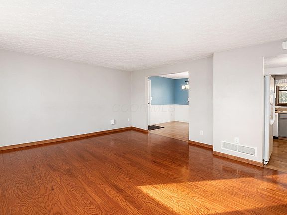 3rd image of 98 Lakeland Pl