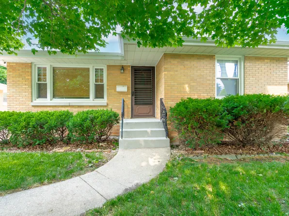 1613 Clement St, Crest Hill, IL 60403