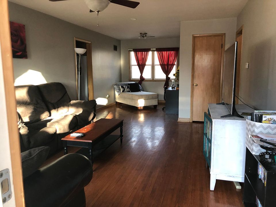 2nd image of 746 N Westview Dr