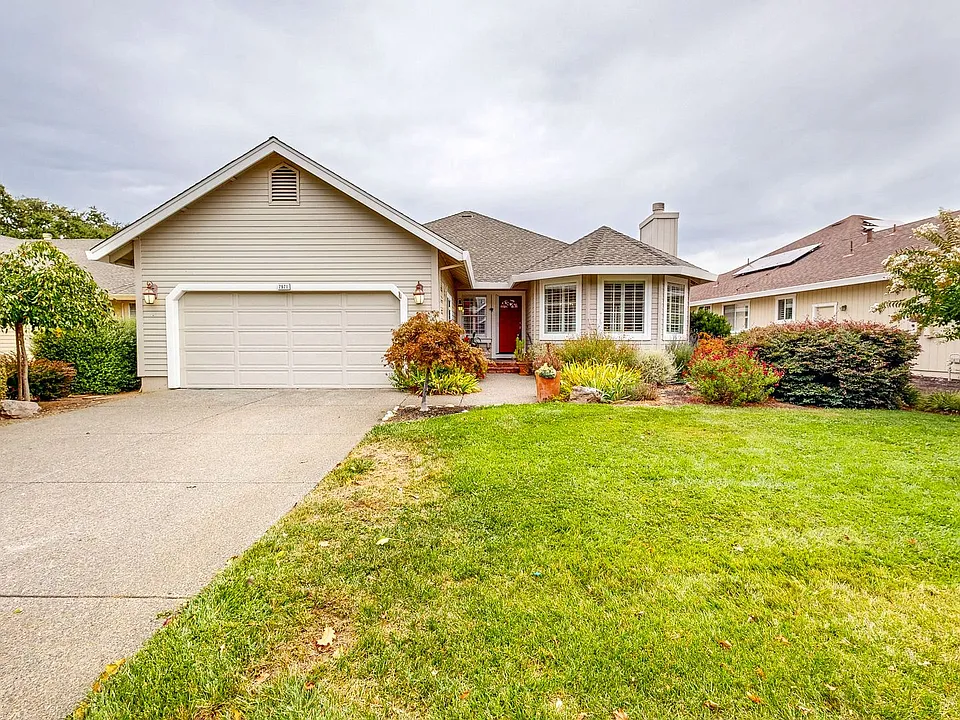 7971 Oakmont Dr