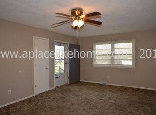 118 W 1st St, Tonganoxie, KS 66086