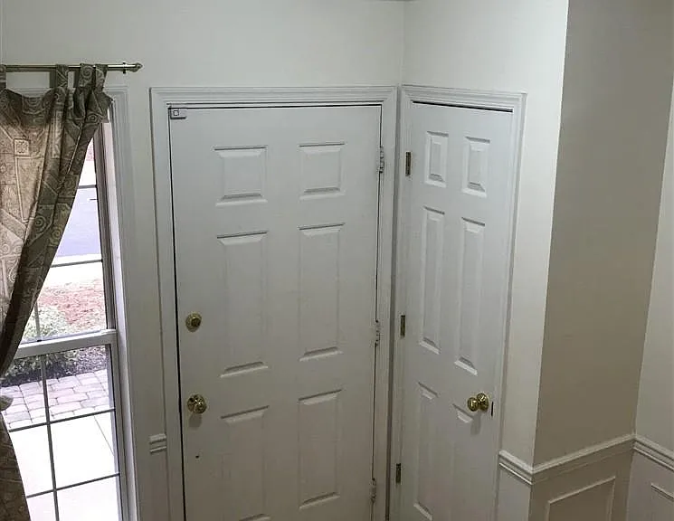 7507 Lamoyne Ct — Photo 8