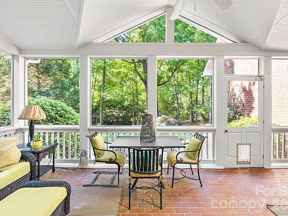 2nd image of 4026 Sharon View Rd