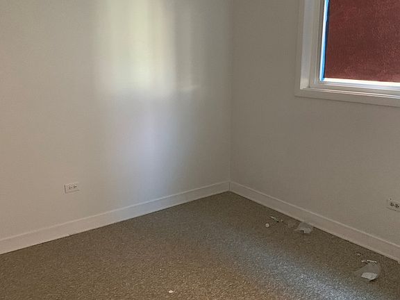 5th image of 347 Yates Ave