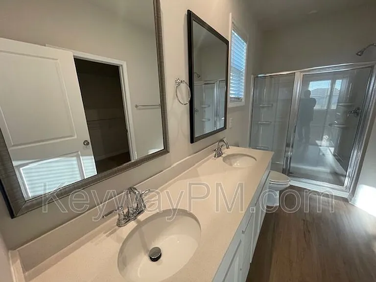 651 Manitou Cir — Photo 8