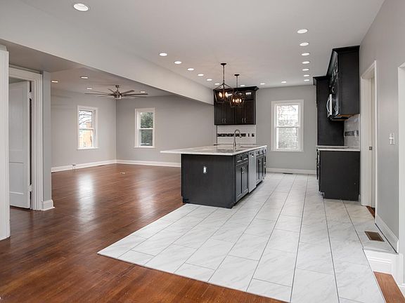 2nd image of 307 Rosemont Gdn