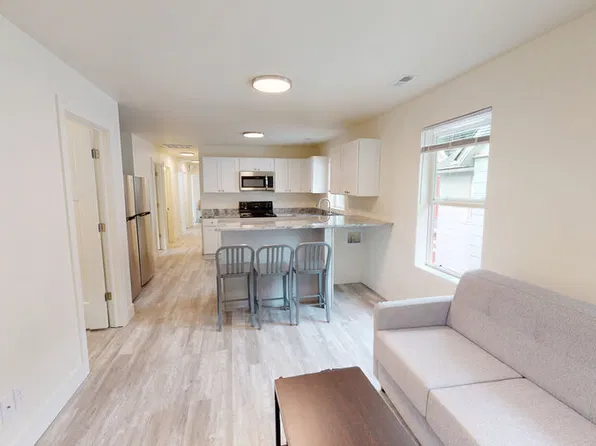 1214 Washtenaw Ct, Ann Arbor, MI