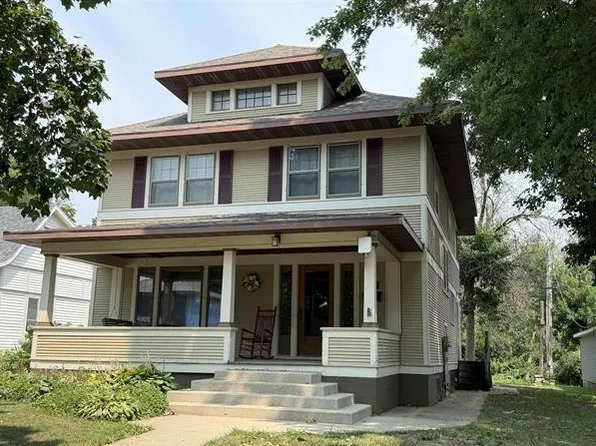 203 Locust St, Rolfe, IA 50581