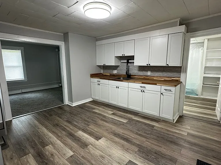 2 Stewart Ln — Photo 3
