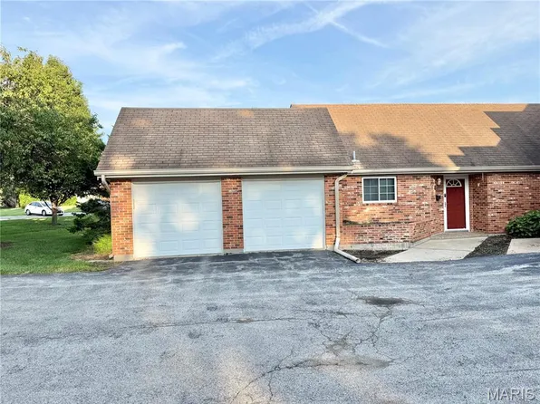 3612 Candlewyck Club Dr APT F, Florissant, MO 63034