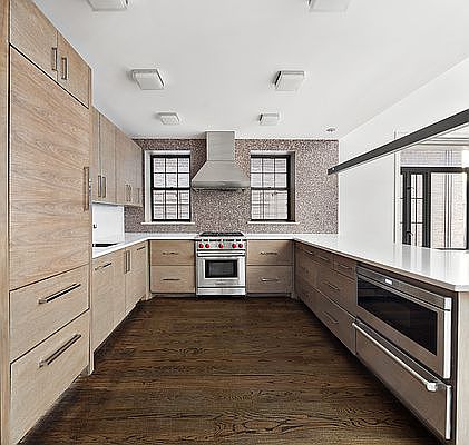 4th image of 74 Franklin St APT 4