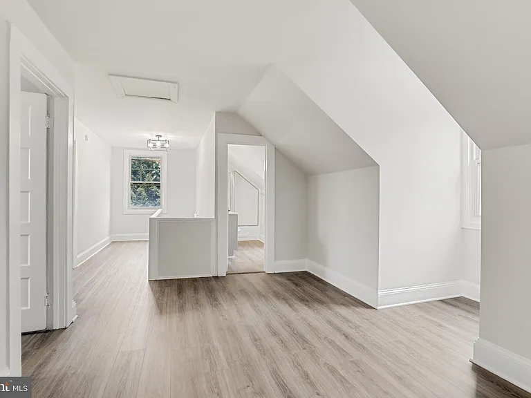707 N Hickory Ave #3 — Photo 22