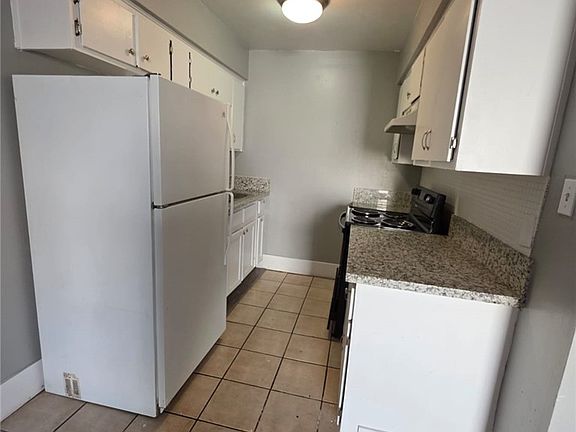 3rd image of 1075 E Desert Inn Rd #2