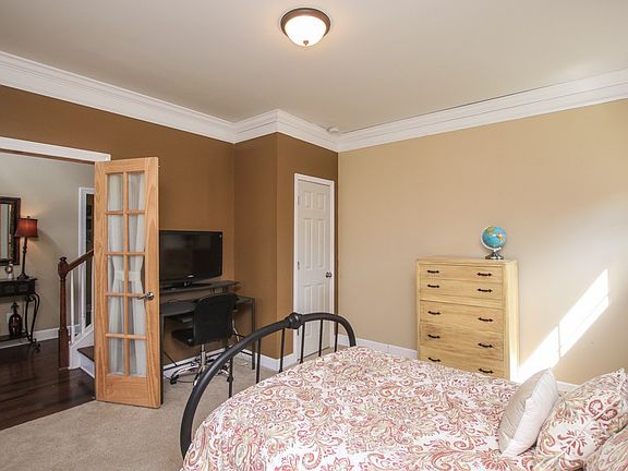 5th image of 3215 Palomar Dr