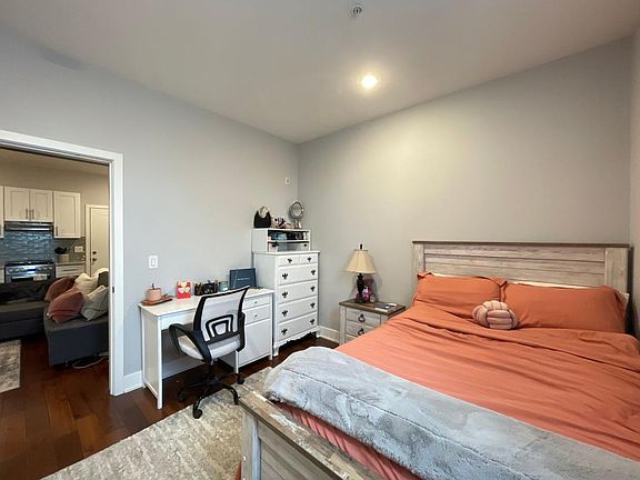 5th image of 1003 S 4th St #18