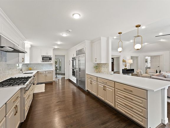 2nd image of 7903 Burgoyne Rd
