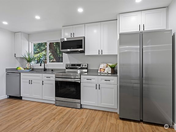 2nd image of 14501 14505 Woodlawn Street SW