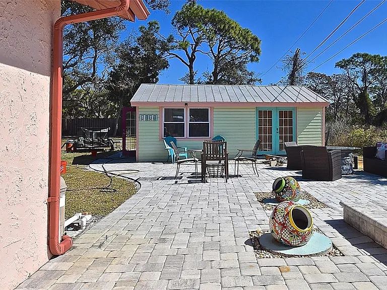 7037 Duke St — Photo 28