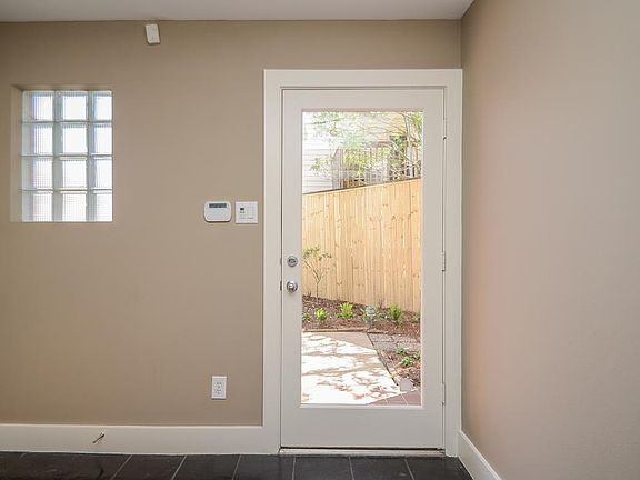 3rd image of 4008 Driscoll St