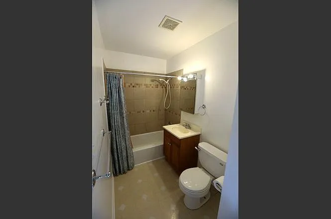 560 Mesa Dr — Photo 3