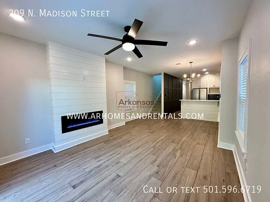 $500 Deposit Octoberfest Special ~ 209 N. Madison Street ~ 3 Bedrooms | 2.5 Bathrooms | Garage — Photo 2