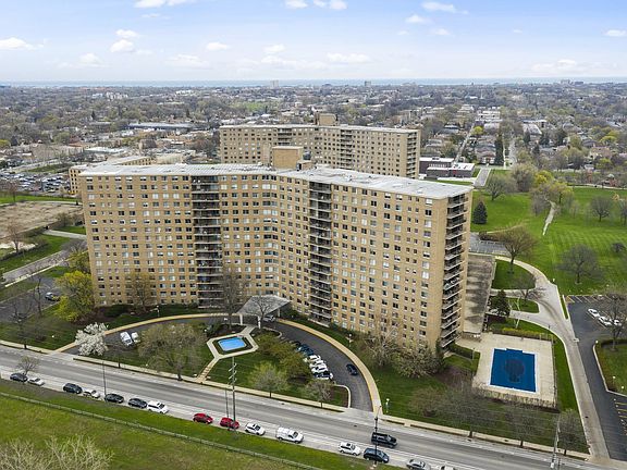 2nd image of 7033 N Kedzie Ave APT 1409