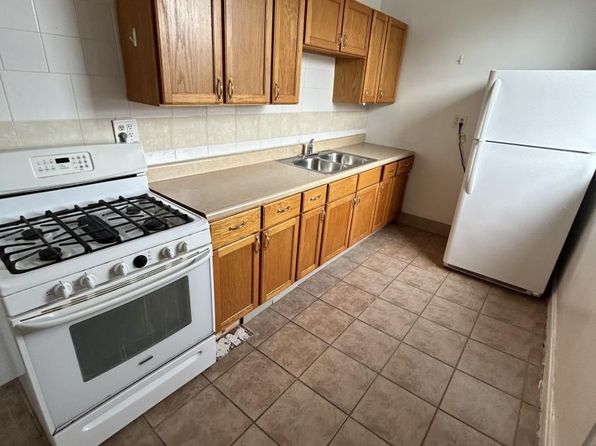 1670 W Pratt Blvd #2
