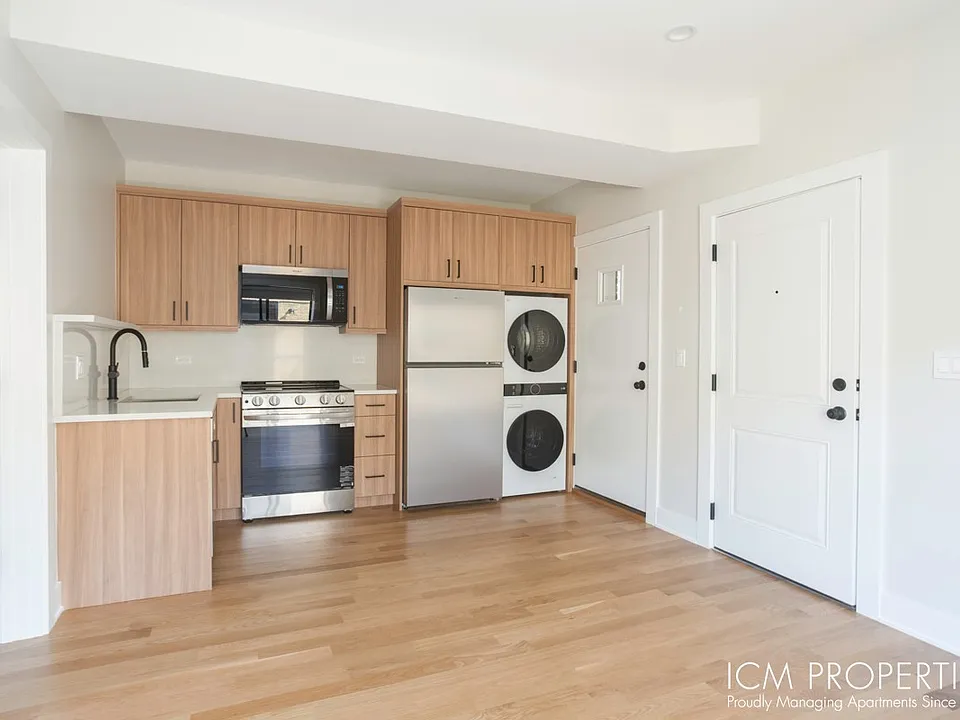 2237.1 N Bissell St #3E