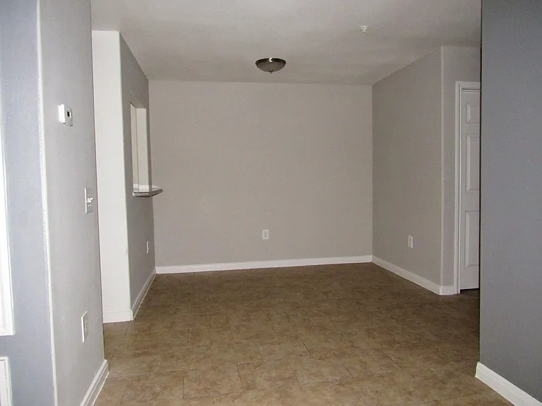 Capewood Apartments — Photo 35